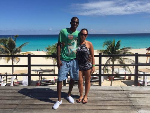 Couple: Cancun: Beach